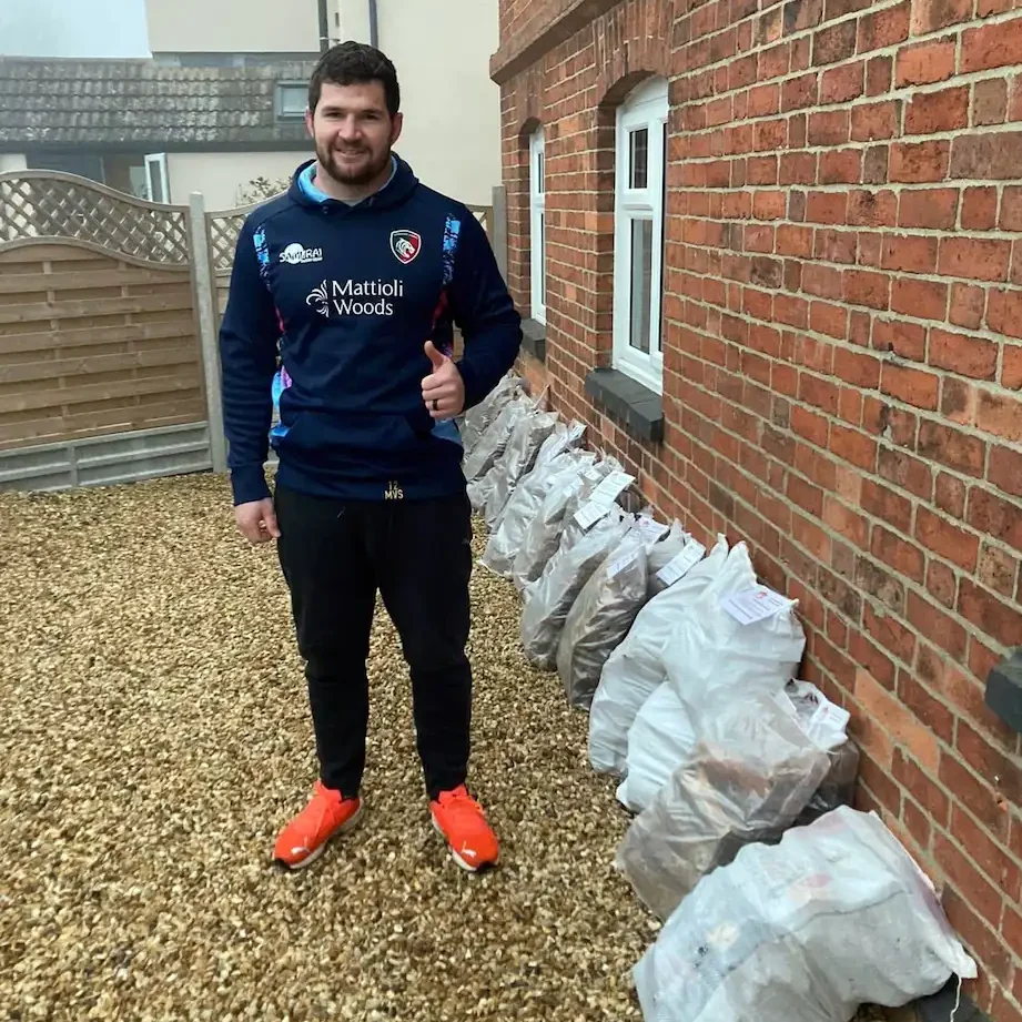 Lets-Braai-Wood-BBQ-Firewood-Hardwood-UK-rugby