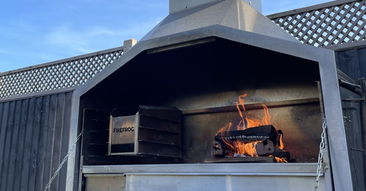 1200 Free Standing Braai – 1.2m 430 Stainless Steel Charcoal and Wood Fire Barbecue